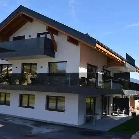Apartamento Our's Living Penthouse - Private Sauna - Near Kitzbueheler Alpen Lift *