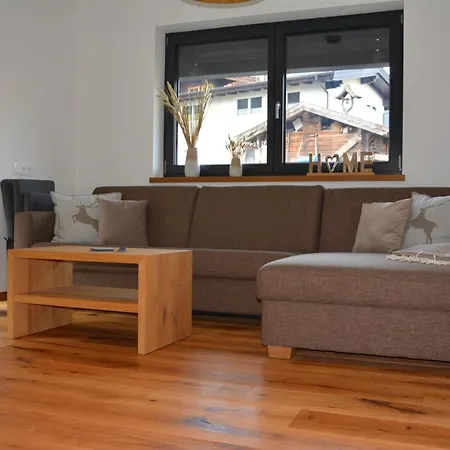 アパート Our's Living Penthouse - Private Sauna - Near Kitzbueheler Alpen Lift