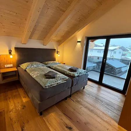 アパート Our's Living Penthouse - Private Sauna - Near Kitzbueheler Alpen Lift ホラースバッハ・イム・ピンツガウ