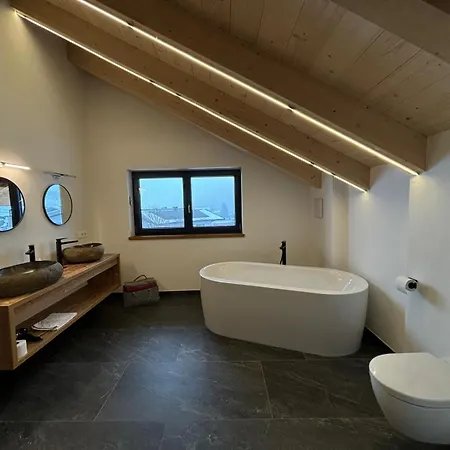 Our's Living Penthouse - Private Sauna - Near Kitzbueheler Alpen Lift ホラースバッハ・イム・ピンツガウ